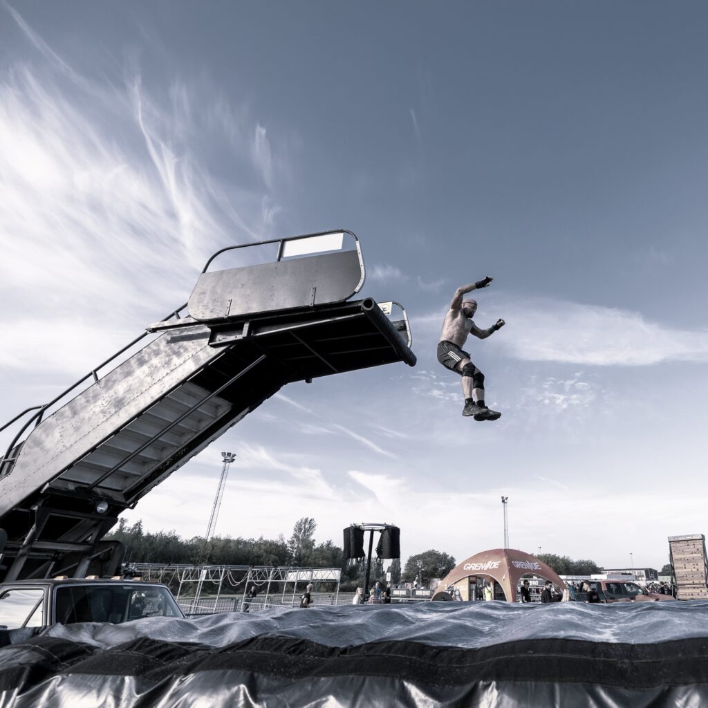 Hop fra flytrappen, hvis adrenalinen ikke var høj nok