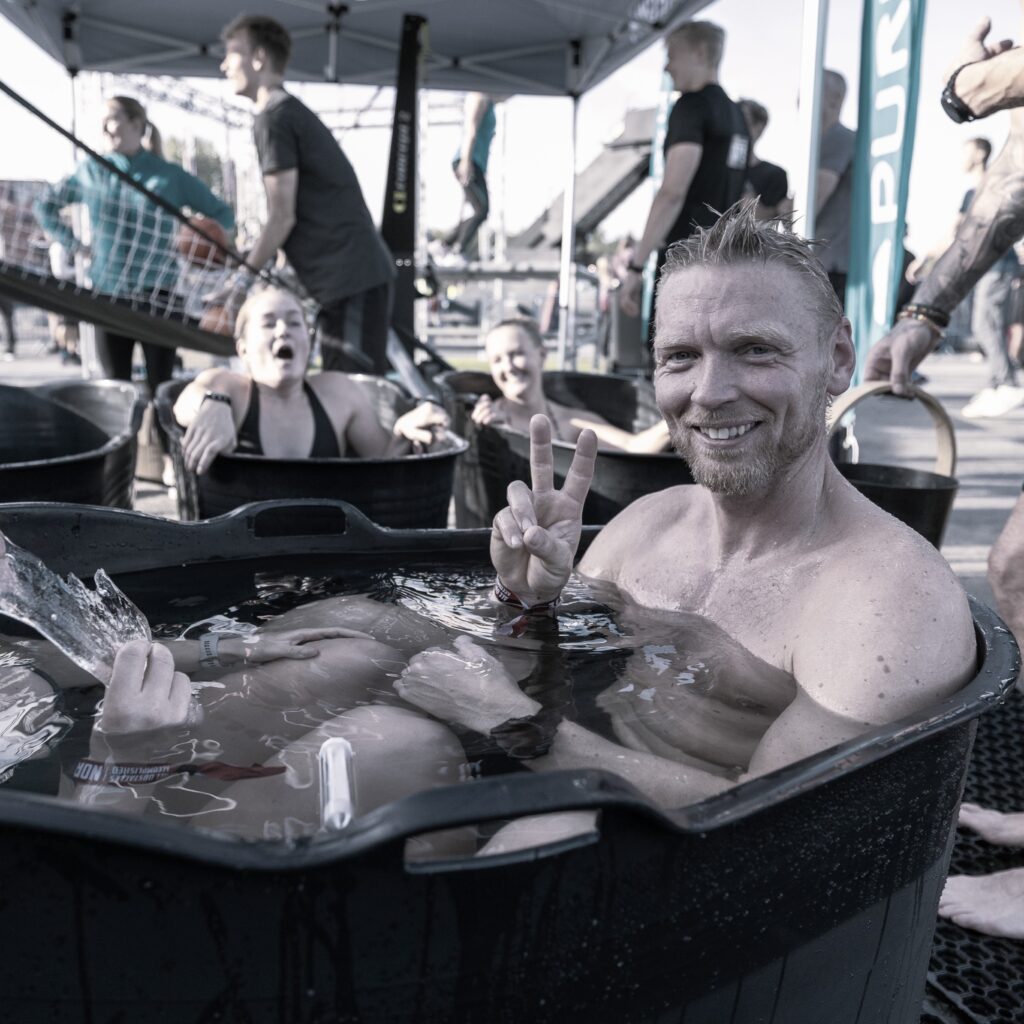 Køl ned i en bajle med is